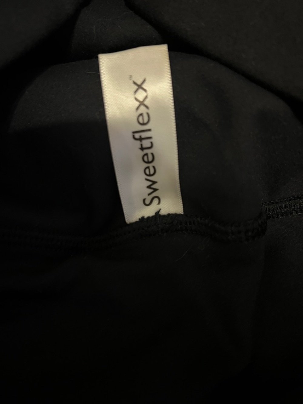 High-Waist Black Ruched Leggings - Picture 8 of 16